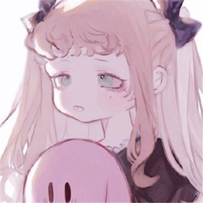 老人烧杨絮险些点着全村